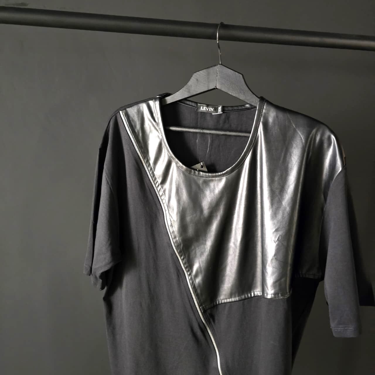 𝐎𝐯𝐞𝐫𝐬𝐢𝐳𝐞𝐝 𝐥𝐞𝐚𝐭𝐡𝐞𝐫 𝐜𝐡𝐞𝐬𝐭 𝐎-𝐧𝐞𝐜𝐤 - Image 2