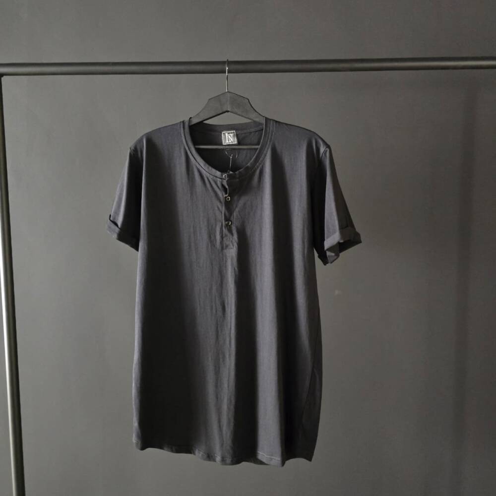 𝐂𝐮𝐫𝐯𝐞𝐝 𝐦𝐢𝐝 𝐛𝐮𝐭𝐭𝐨𝐧𝐬