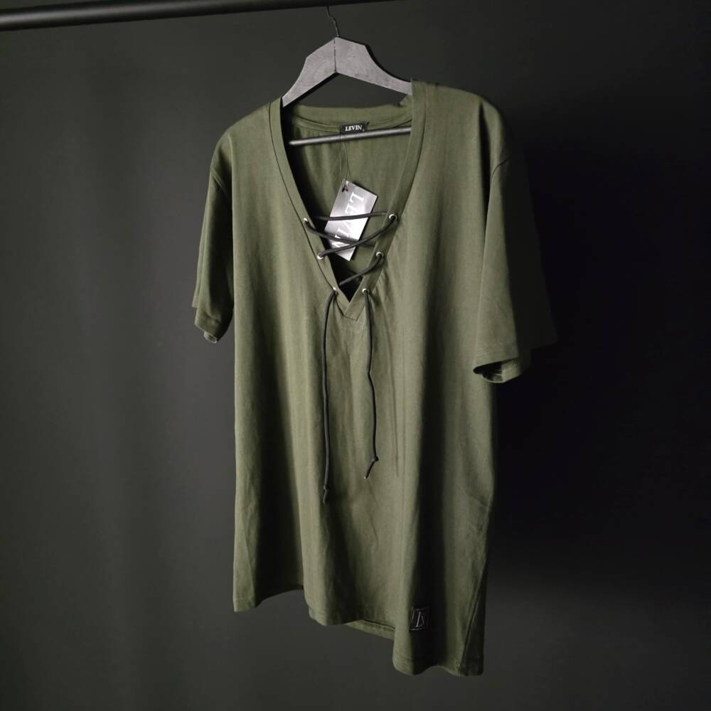 𝐃𝐞𝐞𝐩 𝐕-𝐧𝐞𝐜𝐤 𝐦𝐢𝐝 𝐫𝐨𝐚𝐩