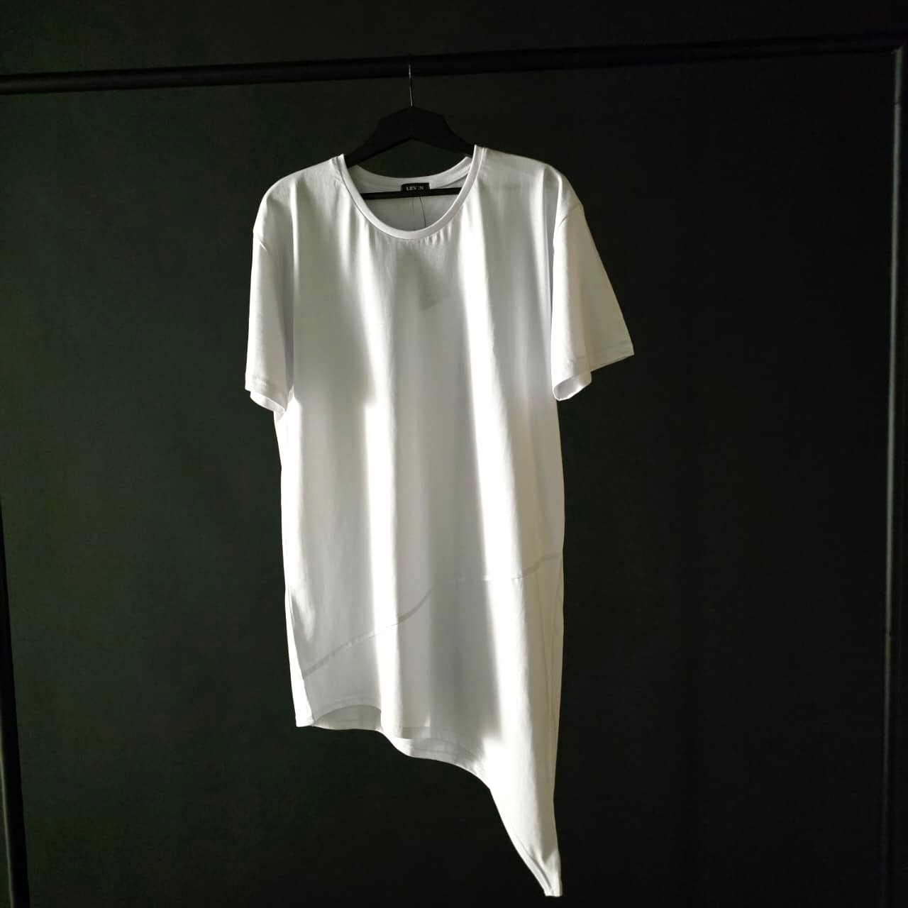 𝐋𝐨𝐧𝐠𝐥𝐢𝐧𝐞 𝐨𝐯𝐞𝐫𝐬𝐢𝐳𝐞𝐝 𝐬𝐡𝐚𝐫𝐩 𝐭𝐞𝐞