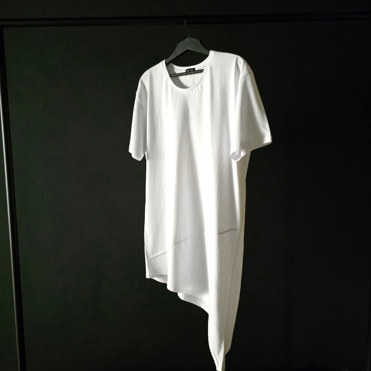 𝐋𝐨𝐧𝐠𝐥𝐢𝐧𝐞 𝐨𝐯𝐞𝐫𝐬𝐢𝐳𝐞𝐝 𝐬𝐡𝐚𝐫𝐩 𝐭𝐞𝐞 - Image 2